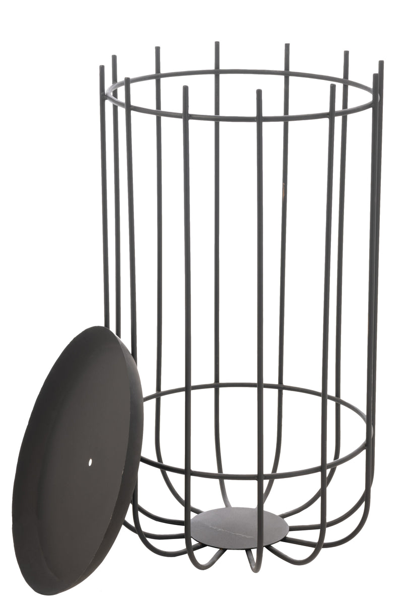 Hochwertiger Feuerkorb aus Metall in Schwarz: Wärme und Eleganz für Ihren Außenbereich