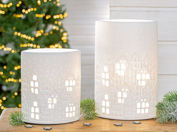 Tischleuchte "Stadtlichter" – Weißes Porzellan mit Hausmotiv