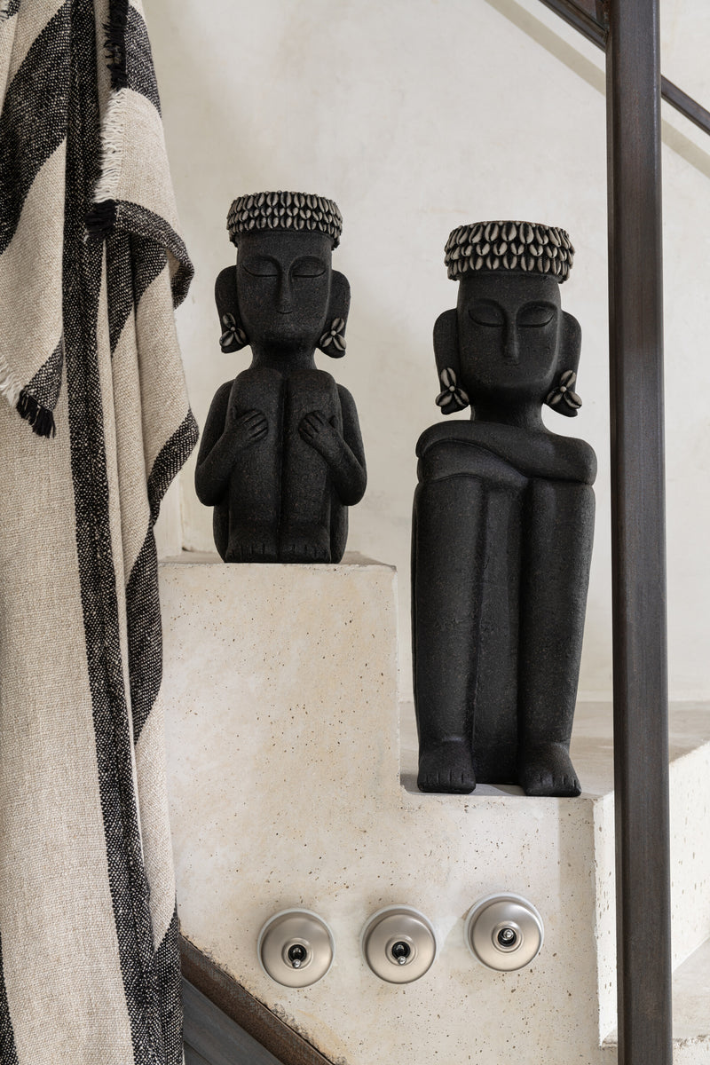 2er Set Ethnische Statuen BUJAD Sitzend, Stein Resin, Schwarz