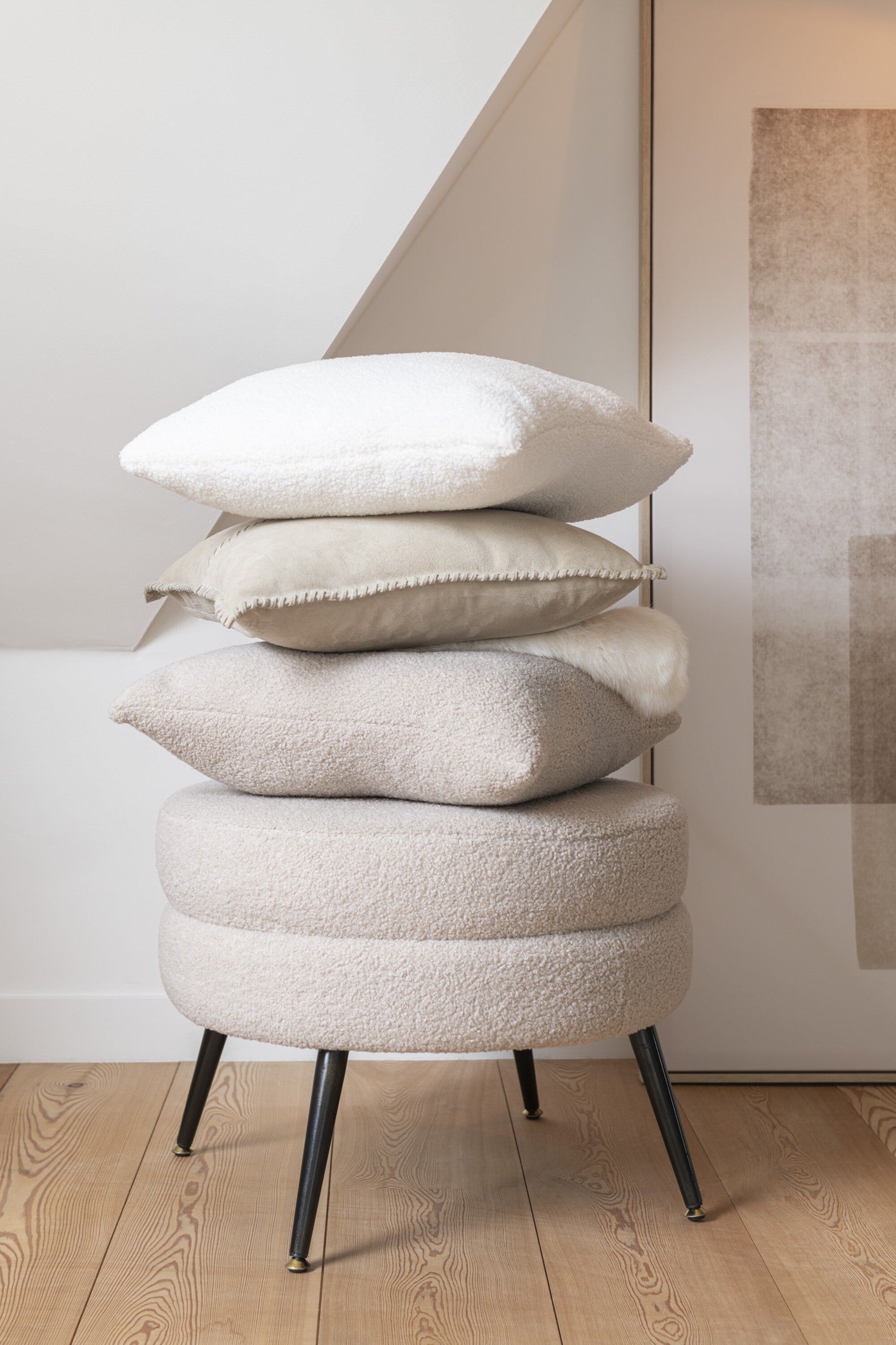 Premium set of 2 cushions 'Line Middle' in gray leather - elegant, luxurious, and easy-care, 45x45 cm