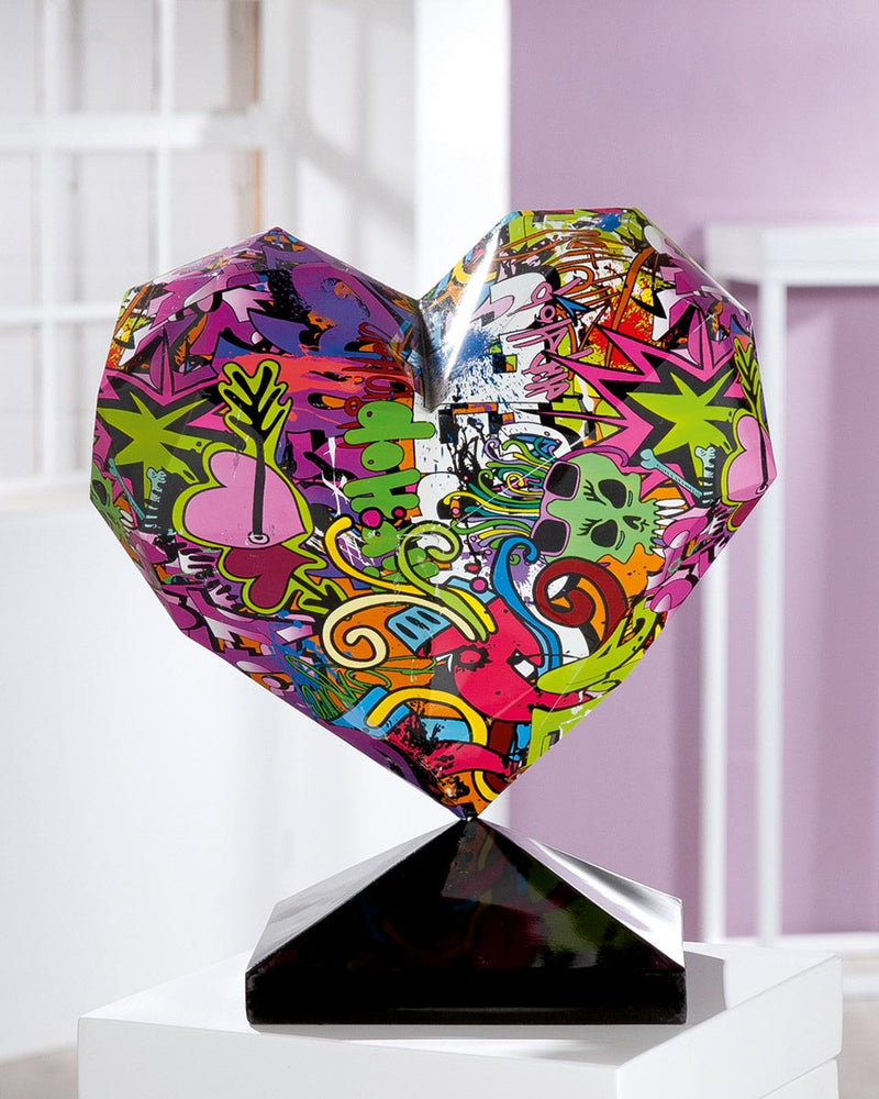 Skulptur Herz 'Magento' - Ein Kunstwerk der Liebe, Handgefertigt und Farbenfroh im Graffiti-Design