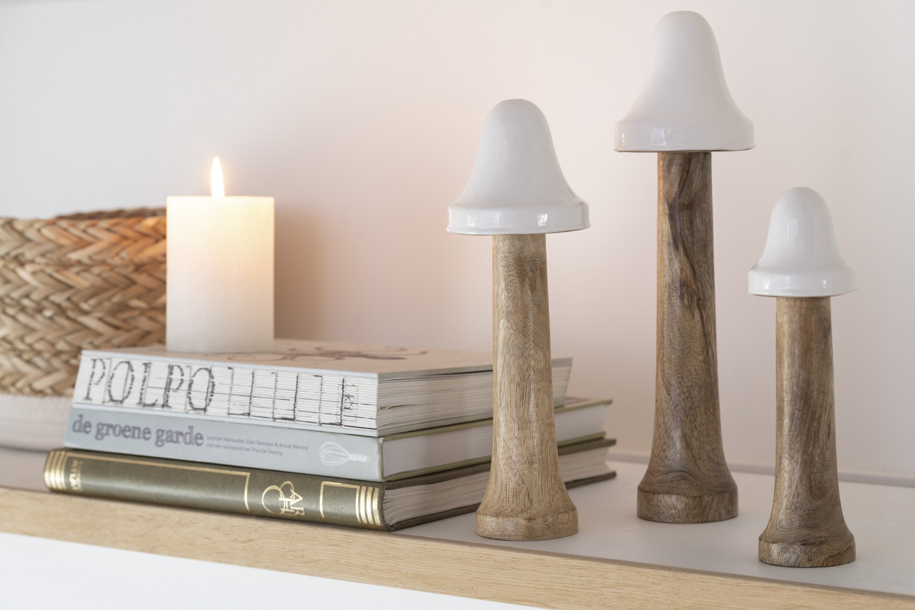 Set van 9 dunne houten paddenstoelen in naturel wit - decoratieve accenten voor je interieur