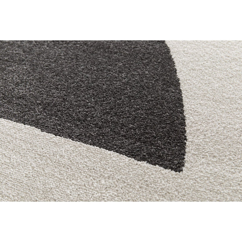 Super soft, very graphic carpet SONIA
