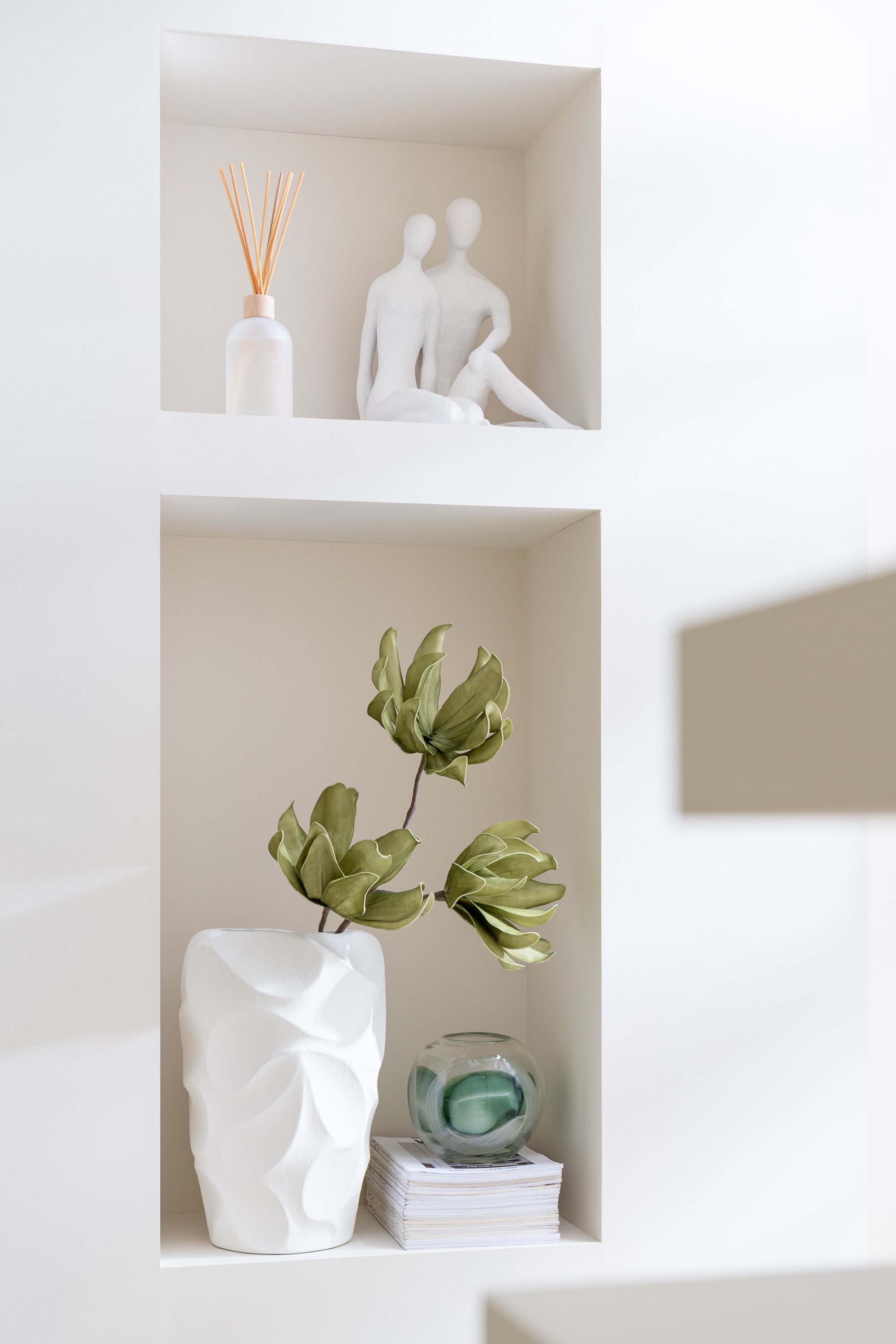 Deko Paar Figur Sitzend Modern Resin Matt Weiß