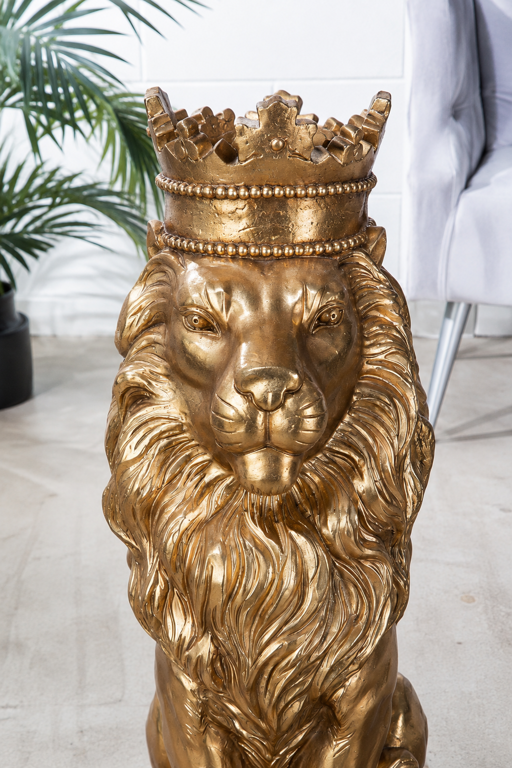 Löwen Skulptur König mit Krone goldfarben 70 cm für Innen und Außen