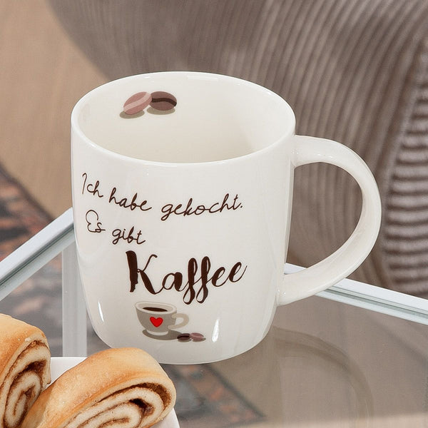 Set van 6 kopjes die ik heb gekookt. Er is koffie – porselein in het wit
