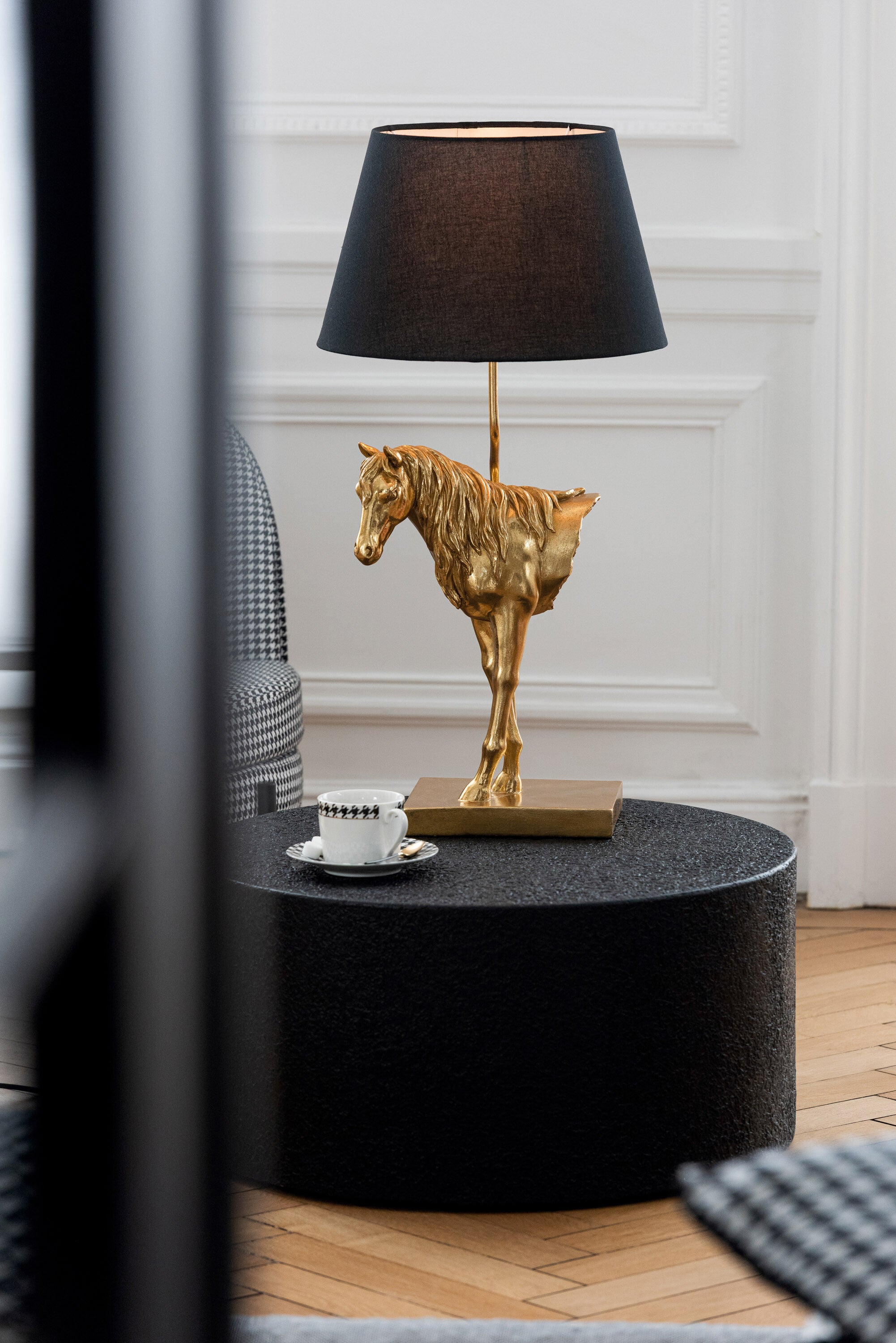 Pferdelampe Equino Aureo Front goldfarben schwarz Design