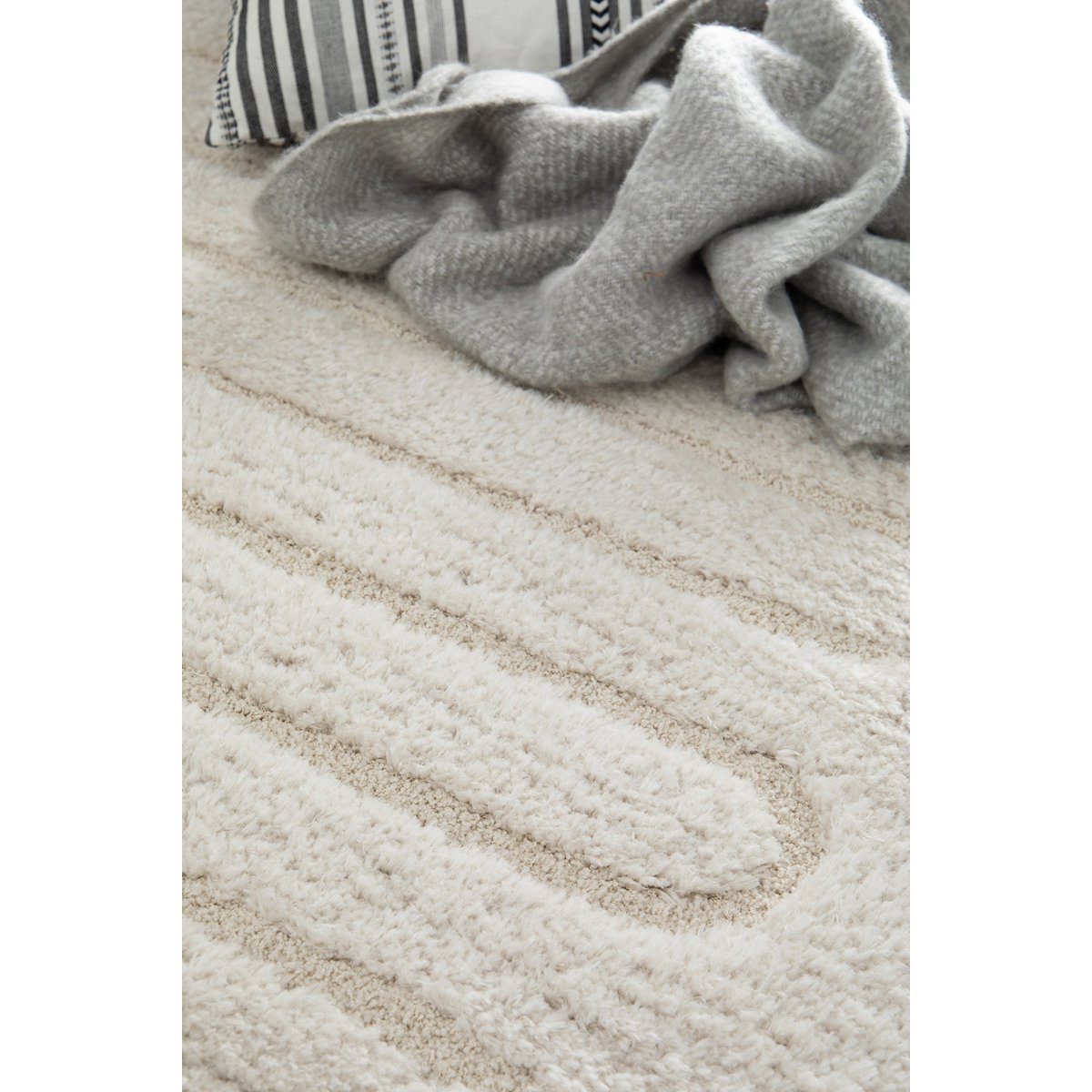 Recycelter Polyester -Polyester -Reliefteppich mit minimalistischem Eolya -Design