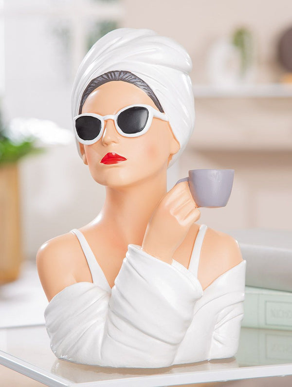 Dekofigur Lady Belle – Elegante Frauenfigur mit Tasse in Weiß 28cm
