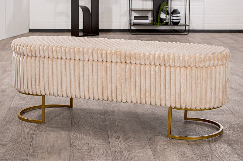 Samtbank Brooklyn Beige mit Stauraum und goldenen Metallfüßen
