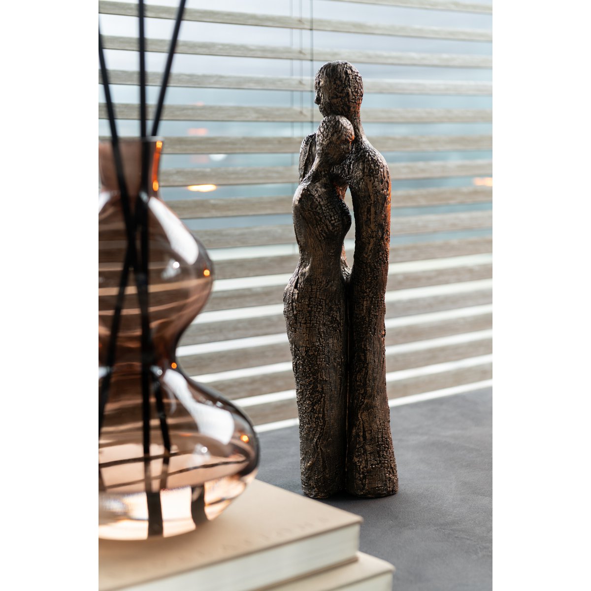 Skulptur Paar Kuschelnd Modern Polyresin Braun Gold 48 cm