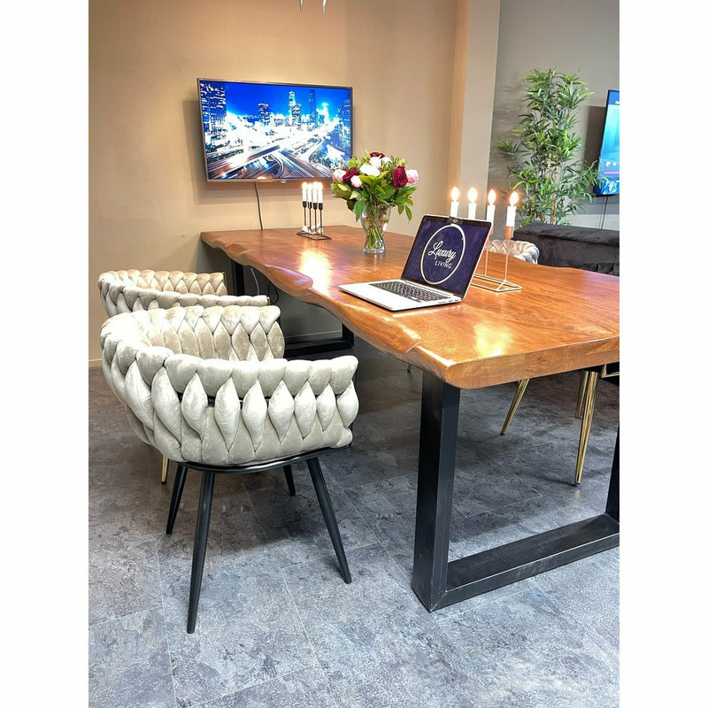Eva Chair Velvet Taupe Schwarz – Luxuriöser Samtstuhl mit Metallgestell