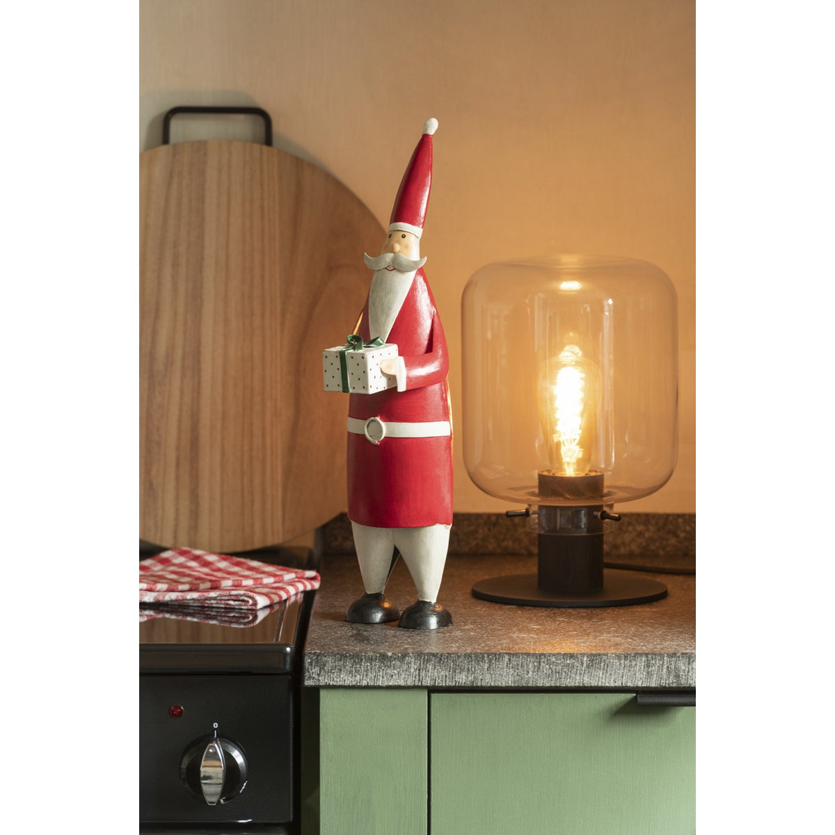 Grote metalen kerstmanfiguur met cadeau - 61 cm