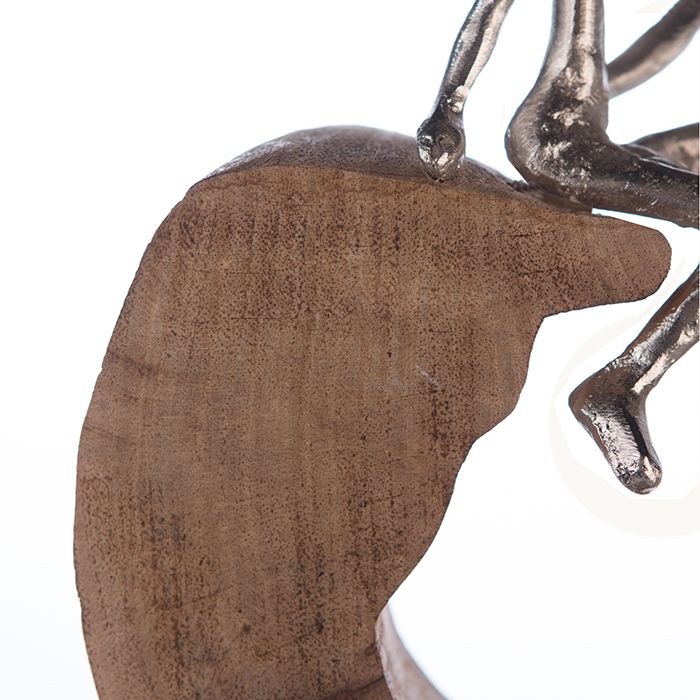 Aluminum wood sculpture Secure in silver - a sign of connection and security