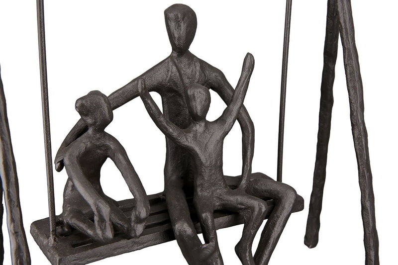 Handgefertigte Eisen Design Skulptur 'Vaterliebe' – ein Ausdruck familiärer Zuneigung
