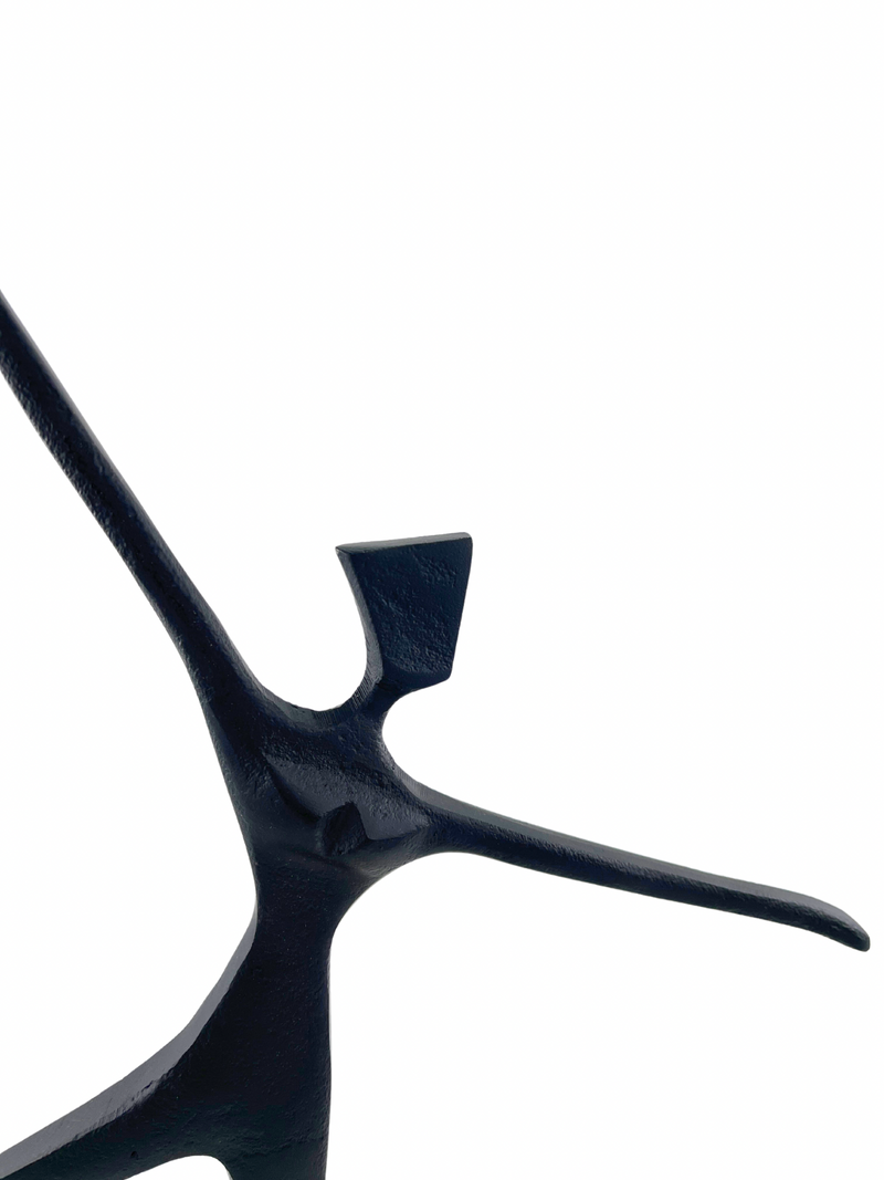 Tanzimpuls – Dynamische Skulptur in Schwarz Höhe 45.5cm