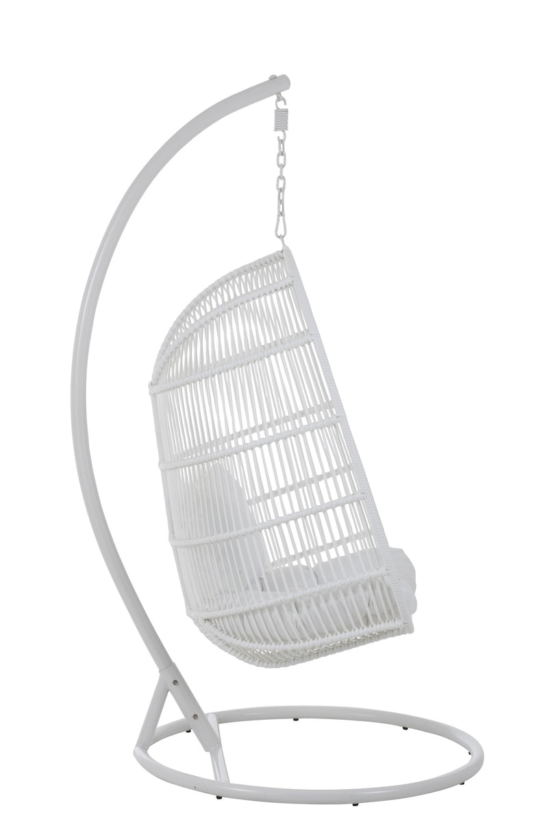 White steel oval hanging chair: relaxation and conviviality outdoors