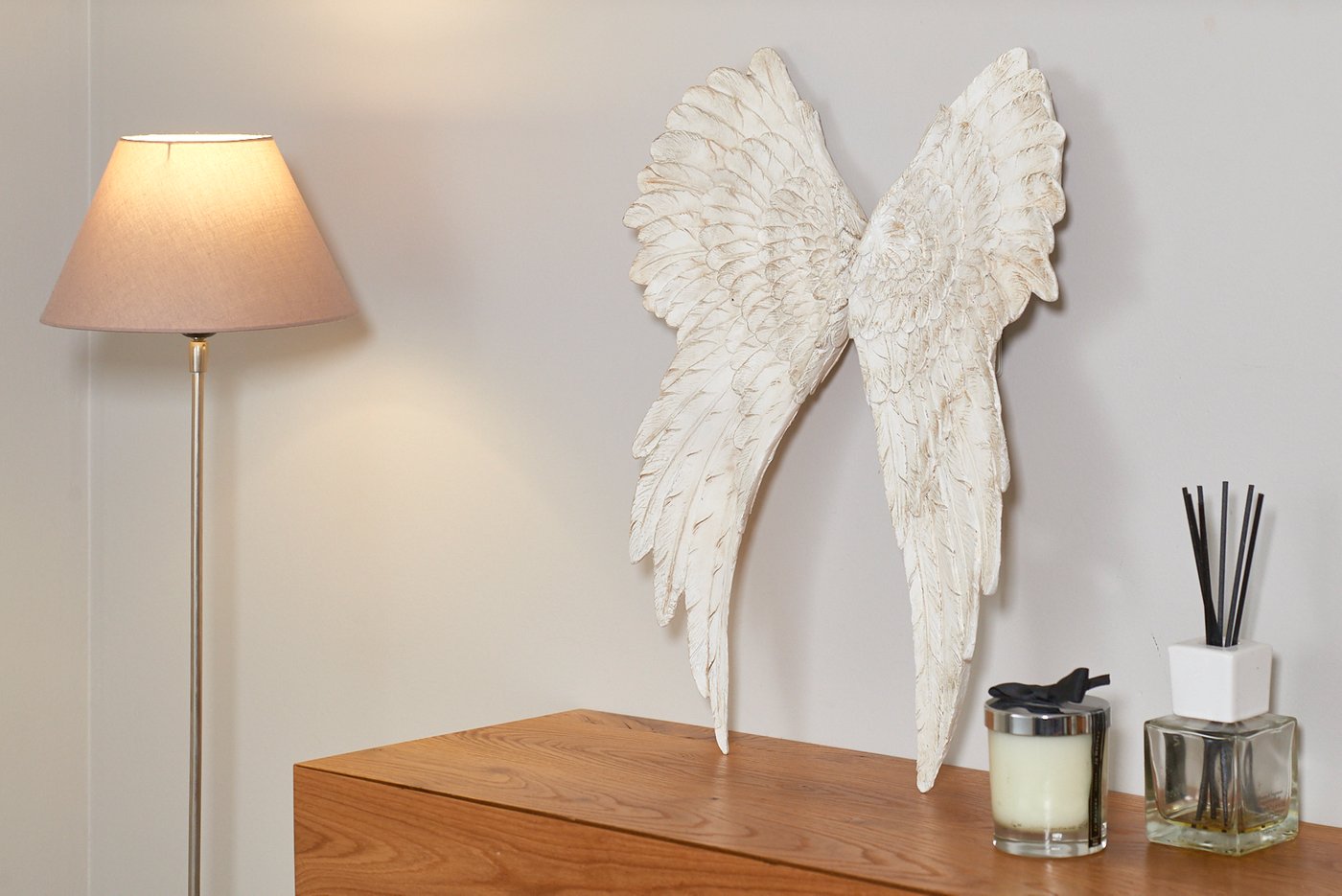 Heavenly Aura – Handcrafted wall object angel wings in beige