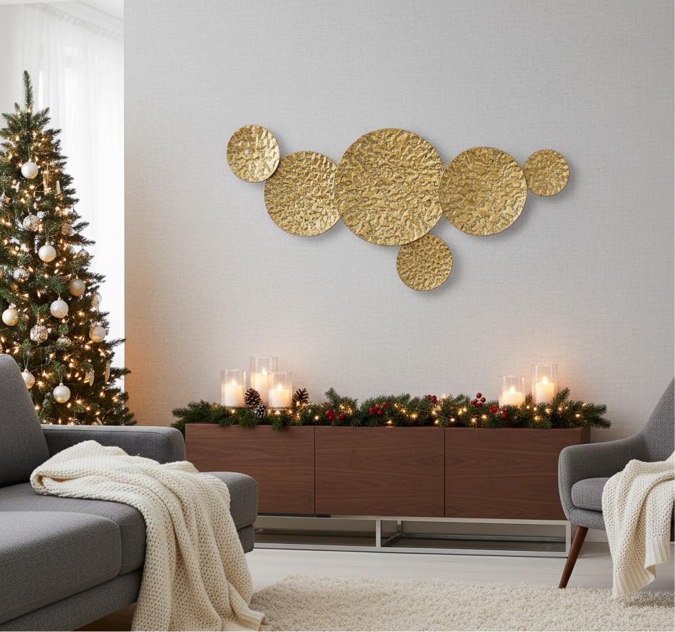 Metal wall object Citala in antique gold – abstract elegance