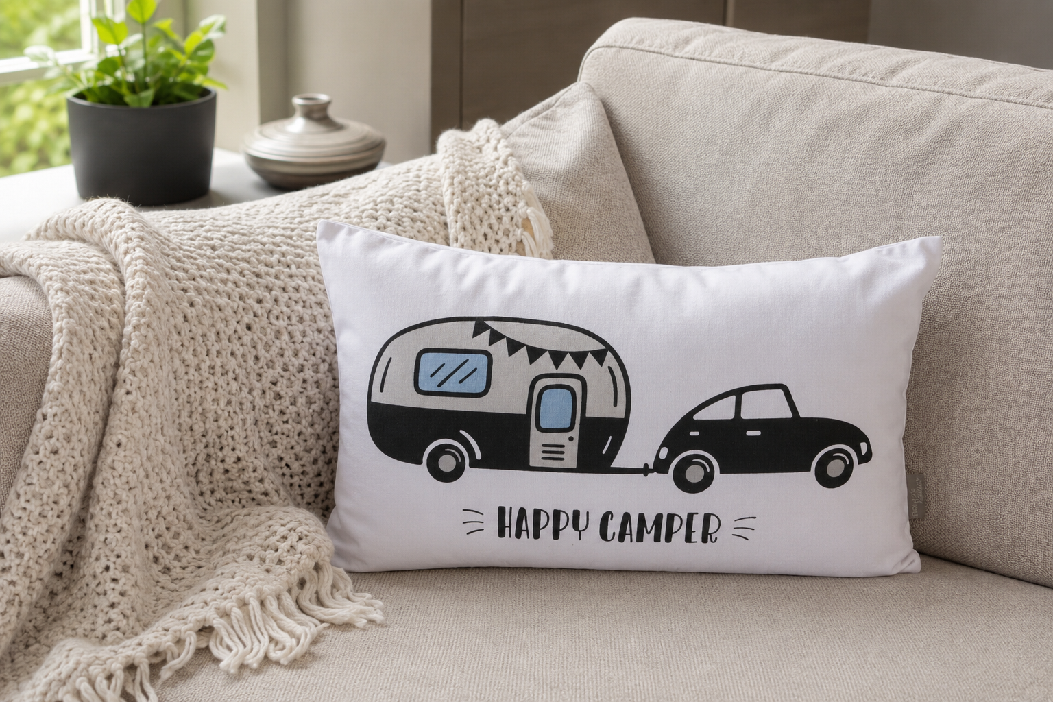 Dekokissen Roadtrip Camper mehrfarbig mit Auto und Wohnwagen Motiv