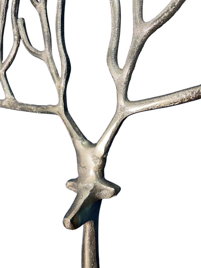 Goldenes Rentier Hirsch mit Grafischem Geweih auf Holzbase - Exquisites Kunsthandwerk