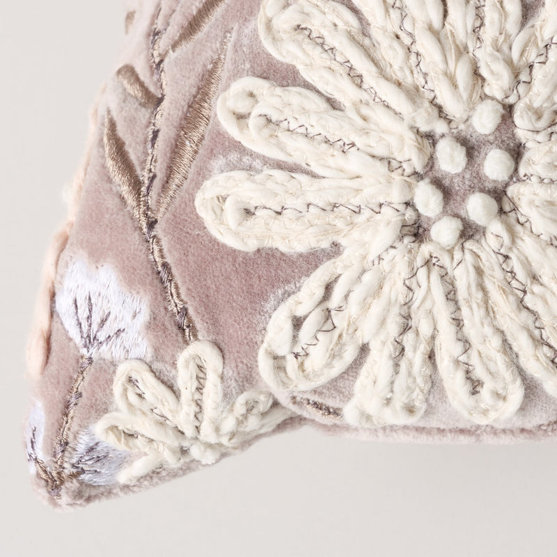 Embroidered sofa cushion Fleur – Handmade decorative cushion in pink 30cm
