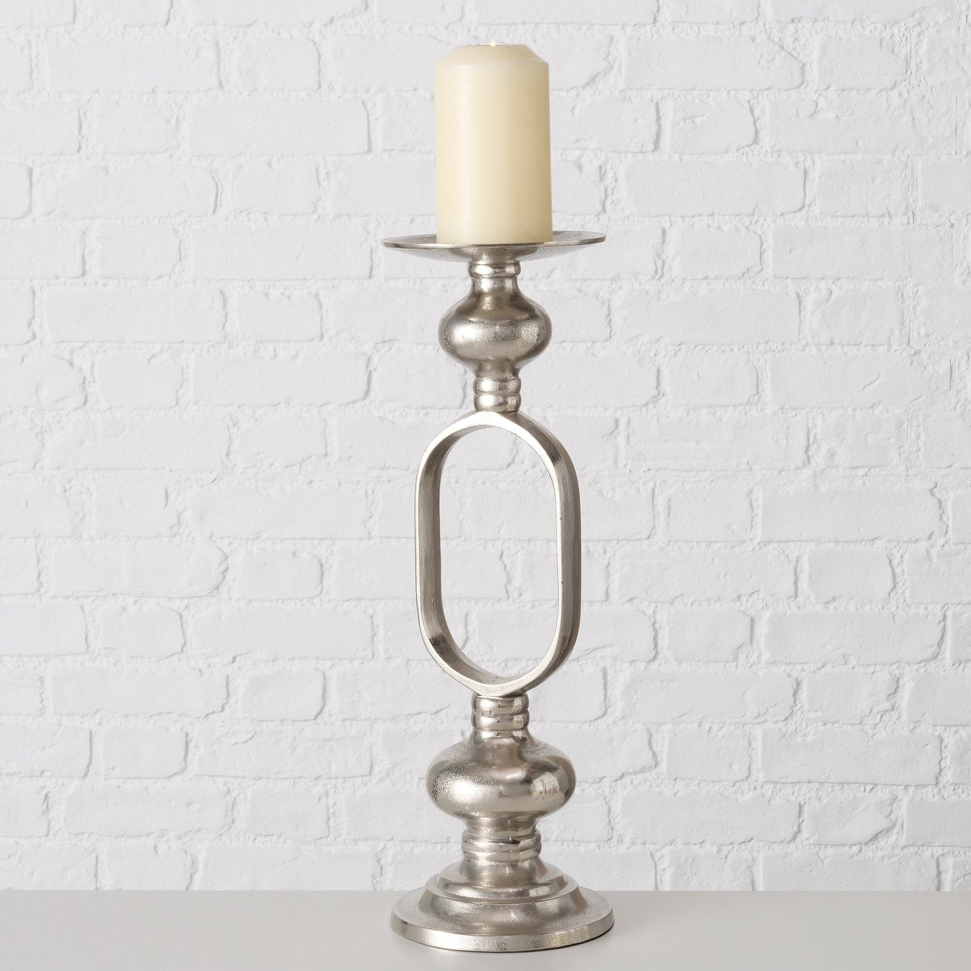 Luvian candle holder – elegance in shiny silver
