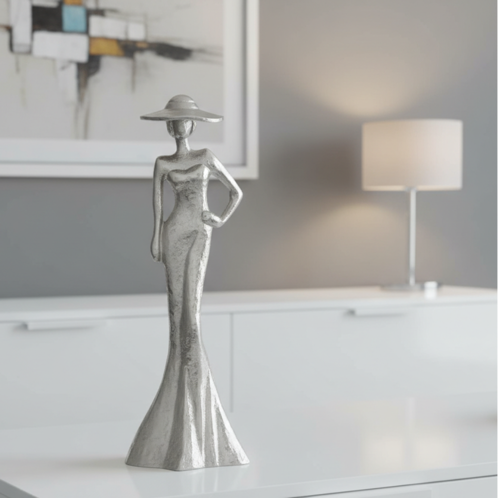 Lady Tatjana Elegant aluminium figuur in zilver – handgemaakte decoratie voor interieur