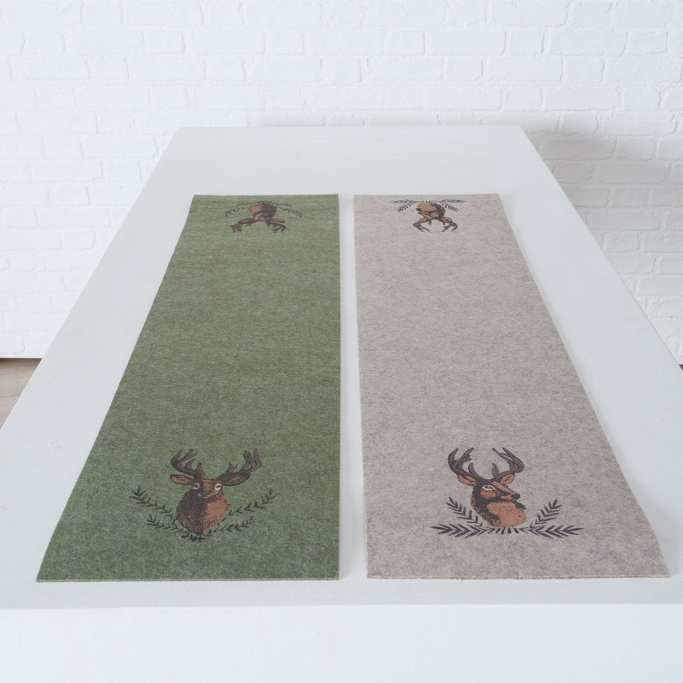 2er Set Tischläufer Rudolf mit Hirschmotiv - 120x30 cm