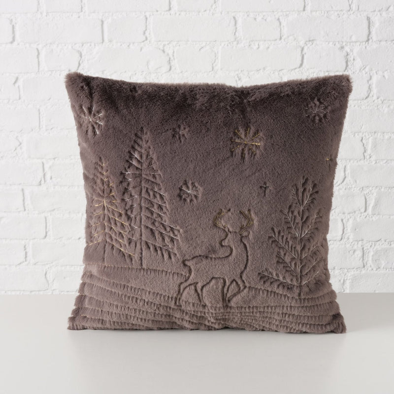 Winterliches Dekokissen mit Hirschmotiv in Beige oder Braun - 45x45 cm