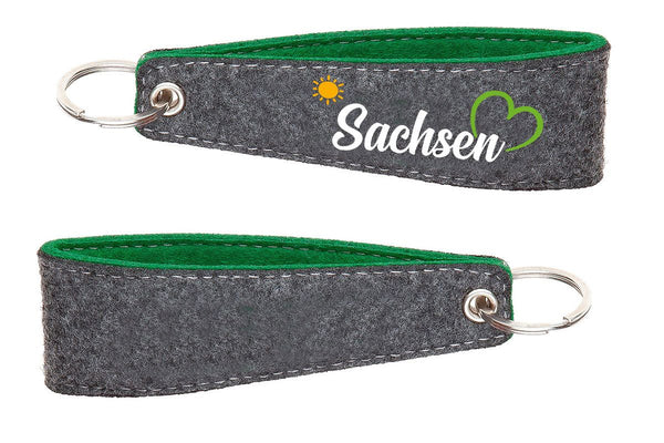 Saxony felt keychain with heart motif, set of 24