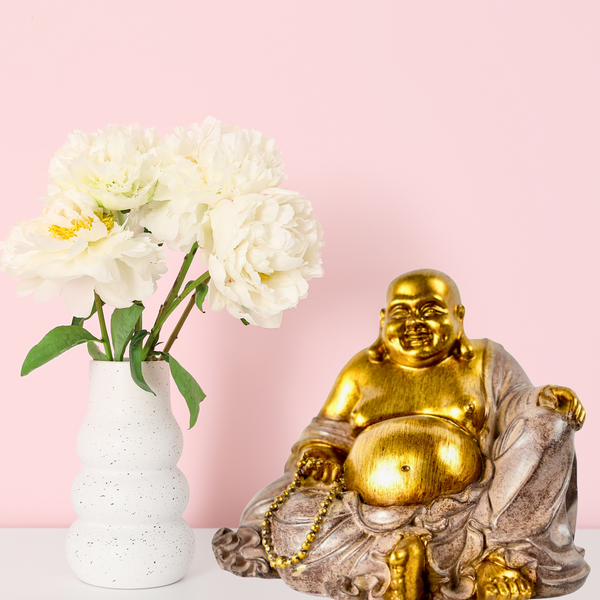 Lachender dicker Buddha Handbemalte Skulptur für Ruhe und Kraft