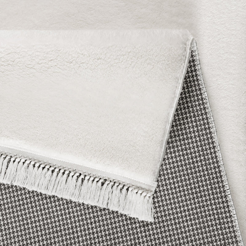 Sehrazat carpet Collection Softy series 1850 white with fringes - a touch of luxury and comfort for your home