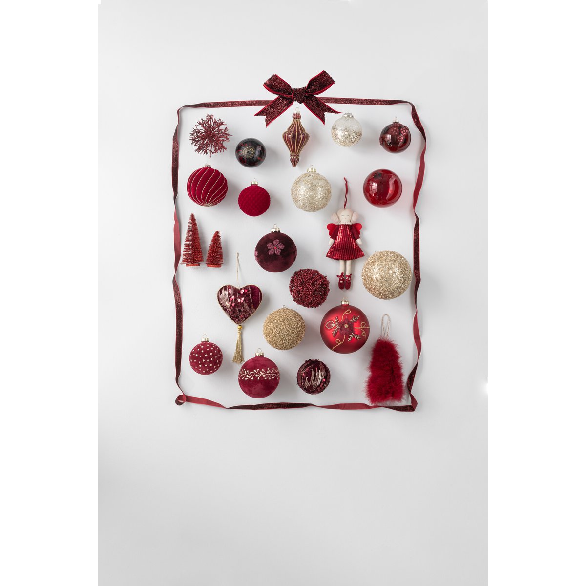 J-Line Box mit 4 Weihnachtskugeln, 2+2 Tropfen, Ornament, Glas, Rot/Gold