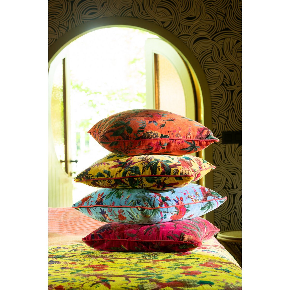 J-Line cushion birds/flower tree linen velvet yellow