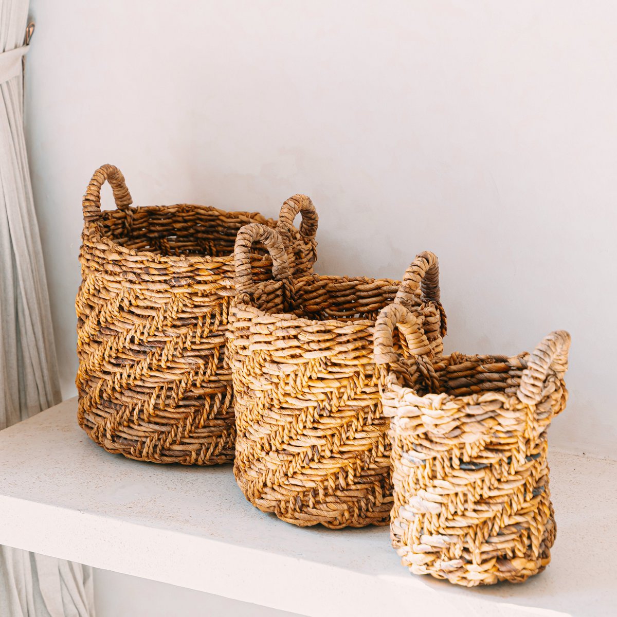 Boho -Wäscherei oder Pflanzenkorb - runder gewebter Lagerkorb - dekorativer Korb aus Bananenfasern (3 Größen Ø 25/32/38 cm) Rinjani