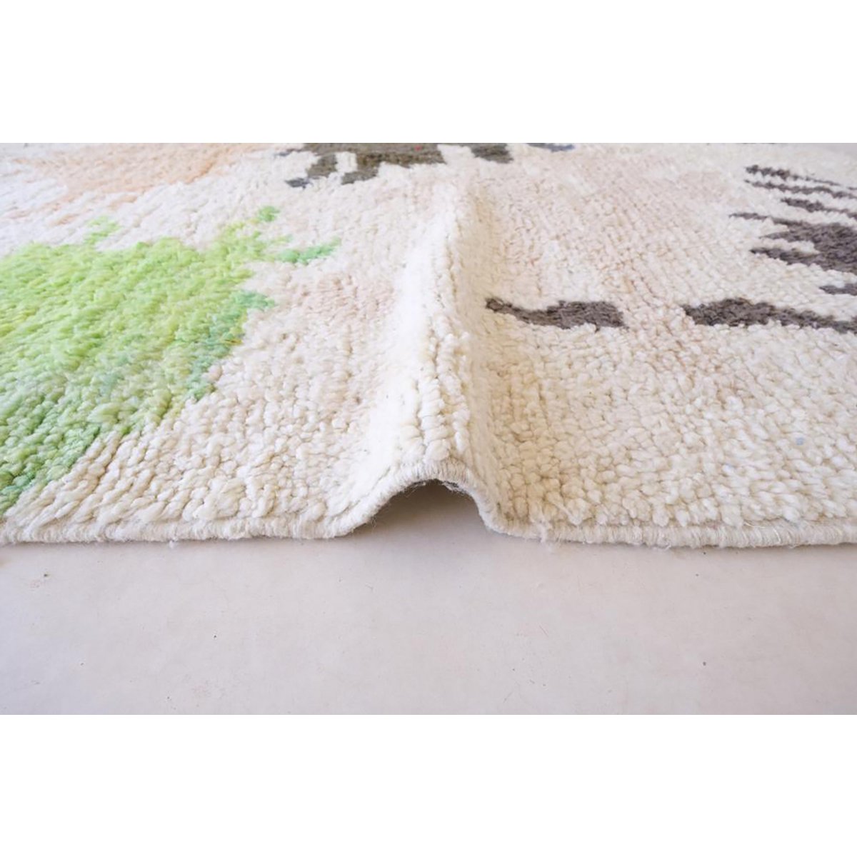 Moroccan Berber carpet made of pure wool, 196 x 262 cm