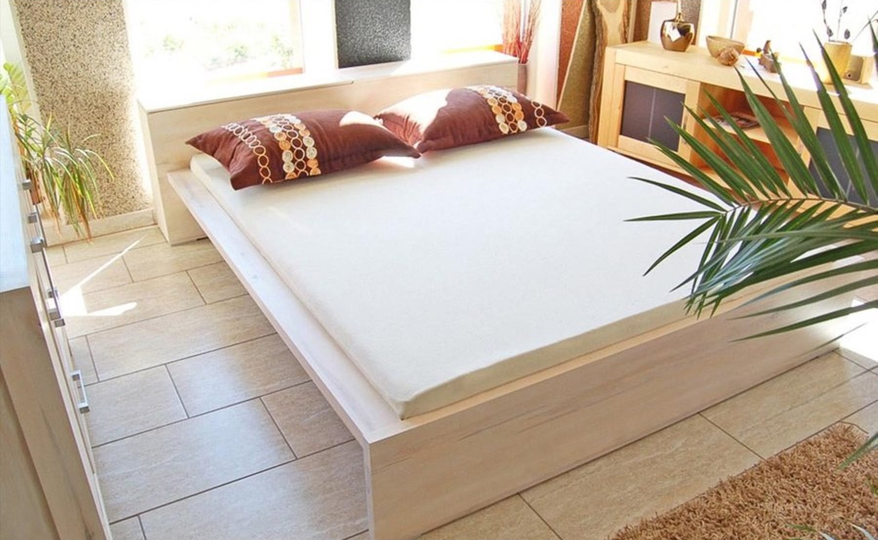 CREATO Massivholzbett mit Bettkasten