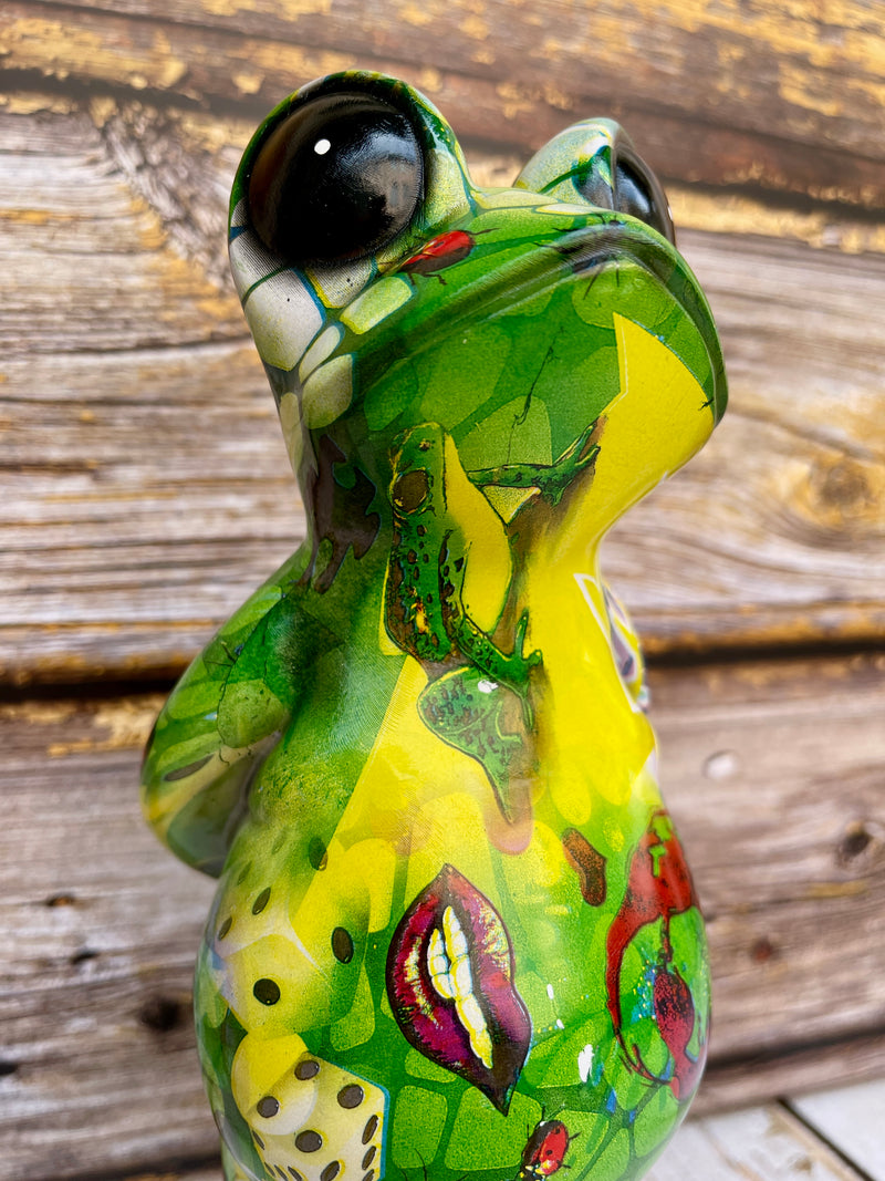 Urbaner Charme: 'Street Art Frosch' Skulptur im Angesagten Street-Art-Stil und Hochwertigem Kunstharz