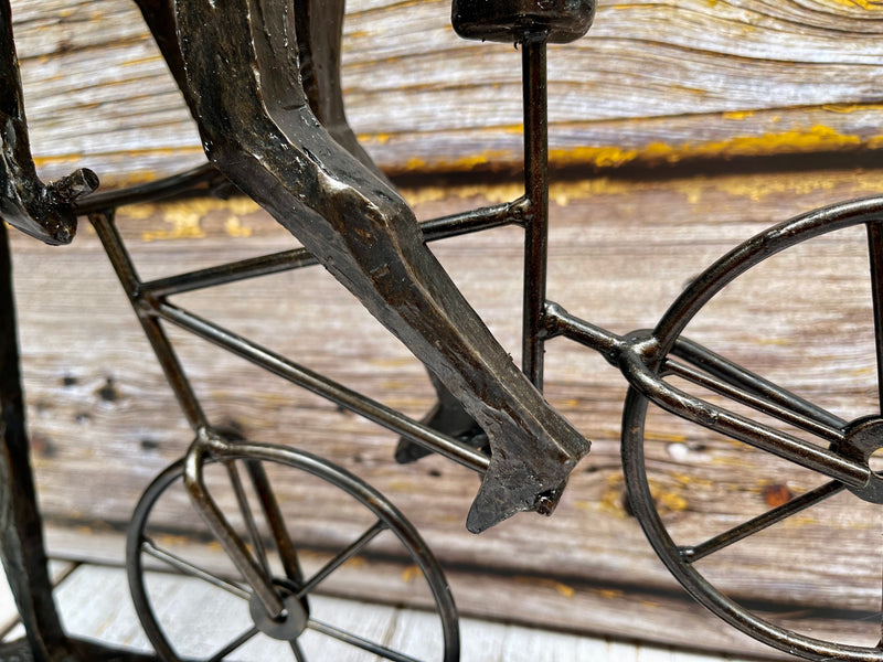 Kiss Me Romantic Lovers Sculpture on Bicycle - High Quality Home &amp; Office Decoration