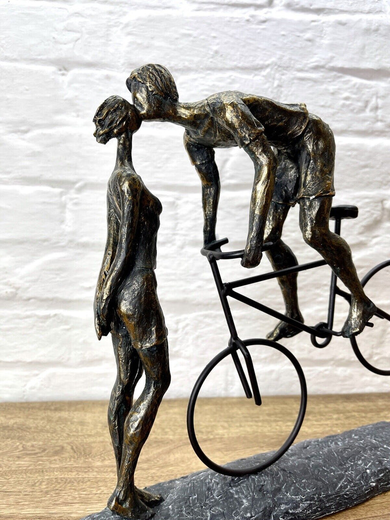 XXL Dekoobjekt Figur Skulptur Küss Mich Kiss me Fahrradfahrer Liebespaar H: 36cm