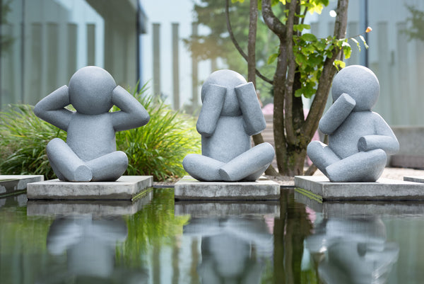 Moderne P'tit Maurice Skulpturen - Hören, Sehen, Schweigen in Perfekte Garten-Dekoration