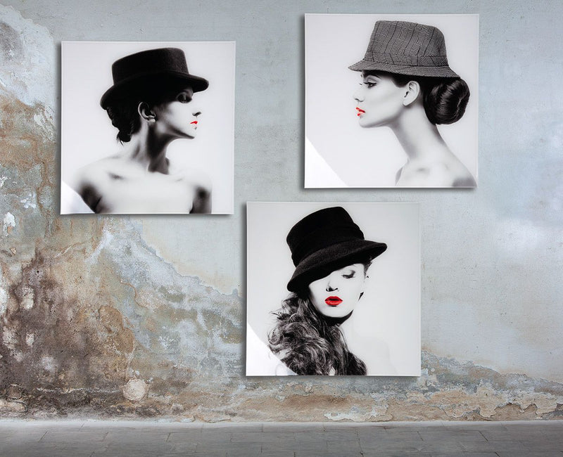 Set of 3 acrylic wall art Lady Rouge woman with hat with high-quality aluminum frame 60x60cm