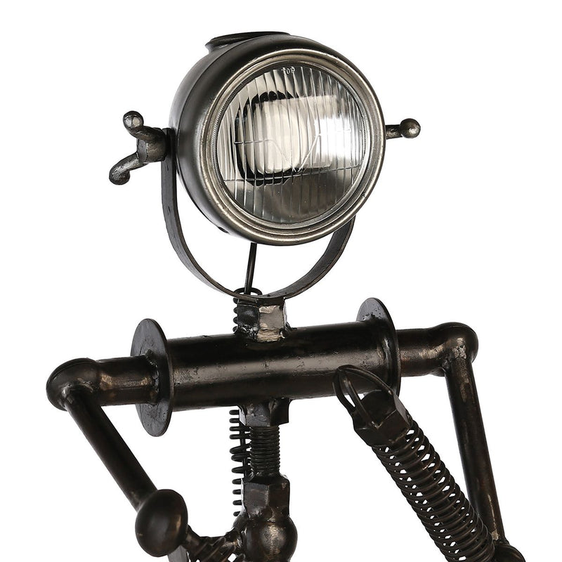 RoboLumen - De samensmelting van kunst en licht, een exclusieve vloerlamp in robotdesign 