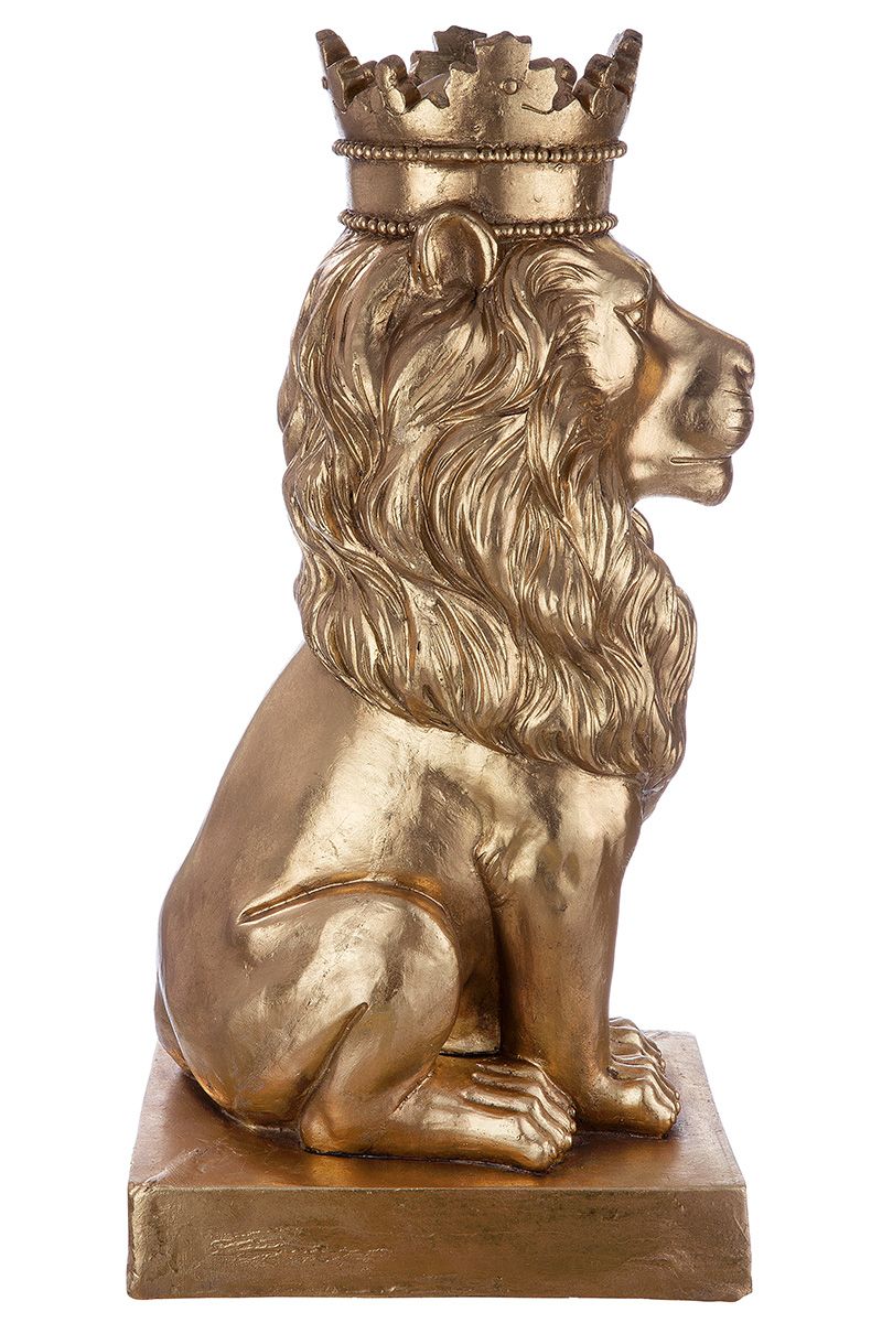 Majestic outdoor presence The handcrafted magnesia sculpture 'Lion' with crown 