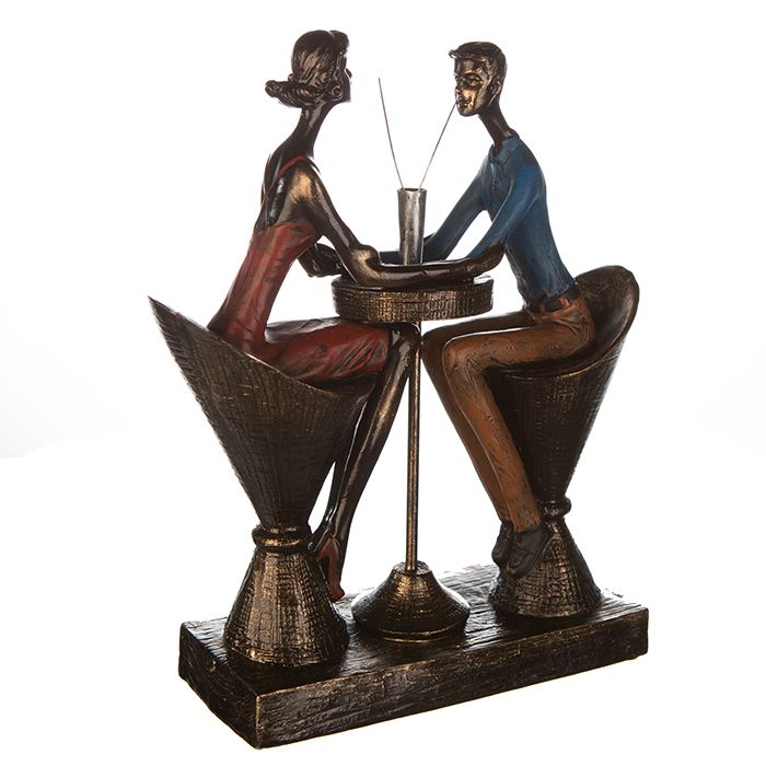 Decoratieve sculptuur figuren "MY LIFE" Liefdespaar aan tafel bronskleurige kleding kleurig op sokkel in houtlook bruin met spreukhanger