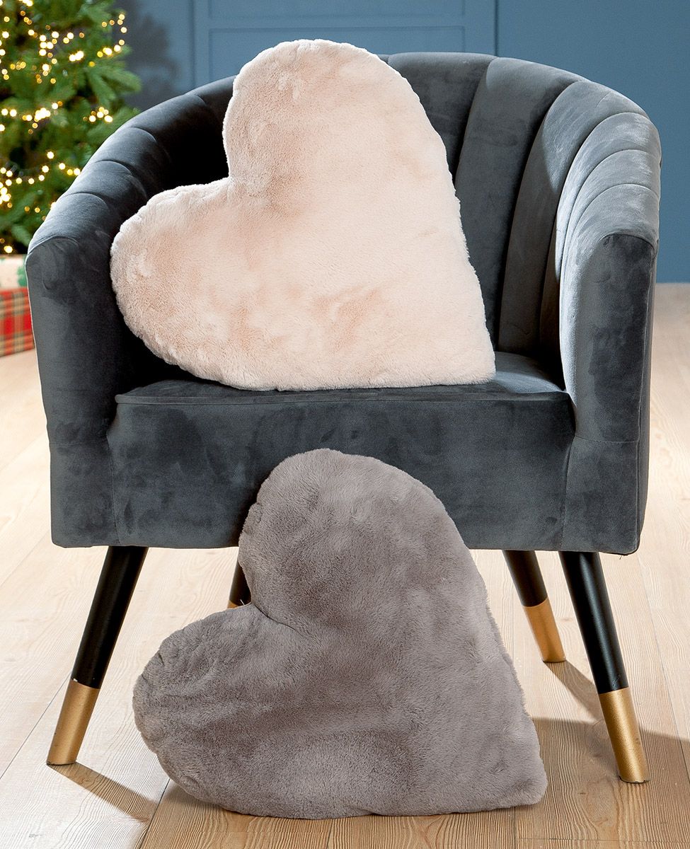 Set of 2 fabric heart cushions in plush look cream grey