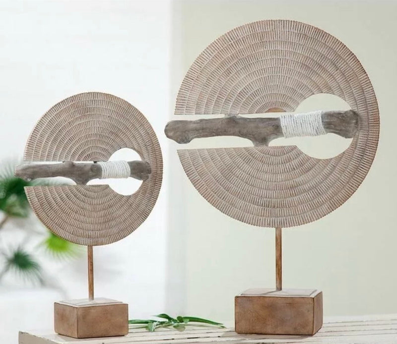 Skulptur Ethno auf Sockel Ein Hauch von Natürlichkeit in Modernem Design