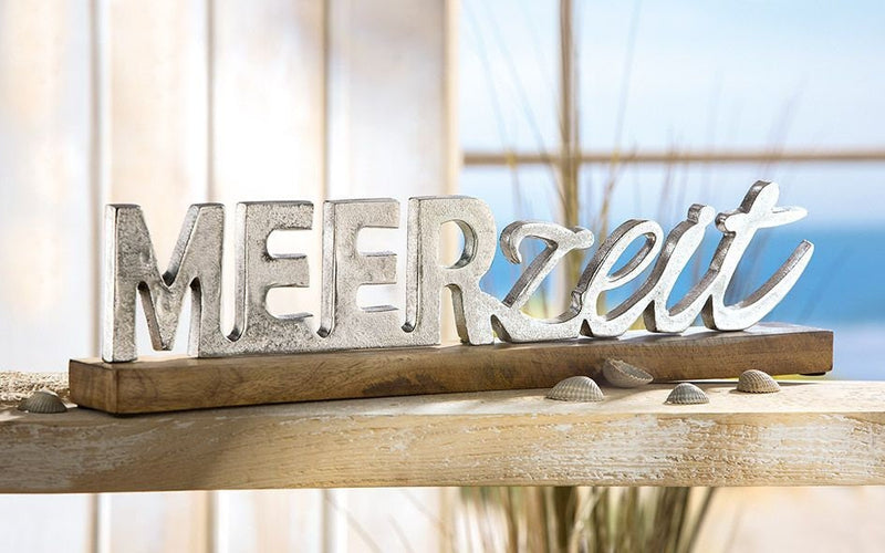 Sea time belettering op echt mangohouten basis aluminium 48cm lengte