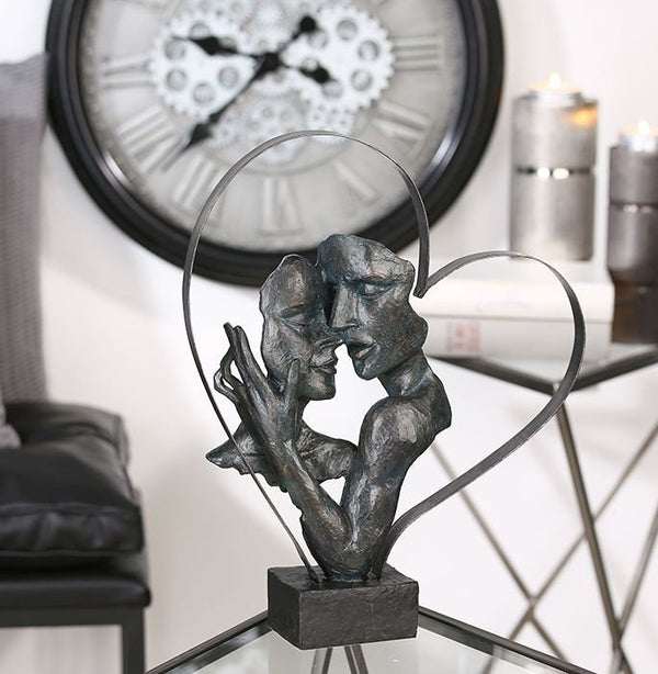 Essential – Elegant sculpture of a couple in a metal heart, bronze color with antique finish, including saying pendant, 32x37cm